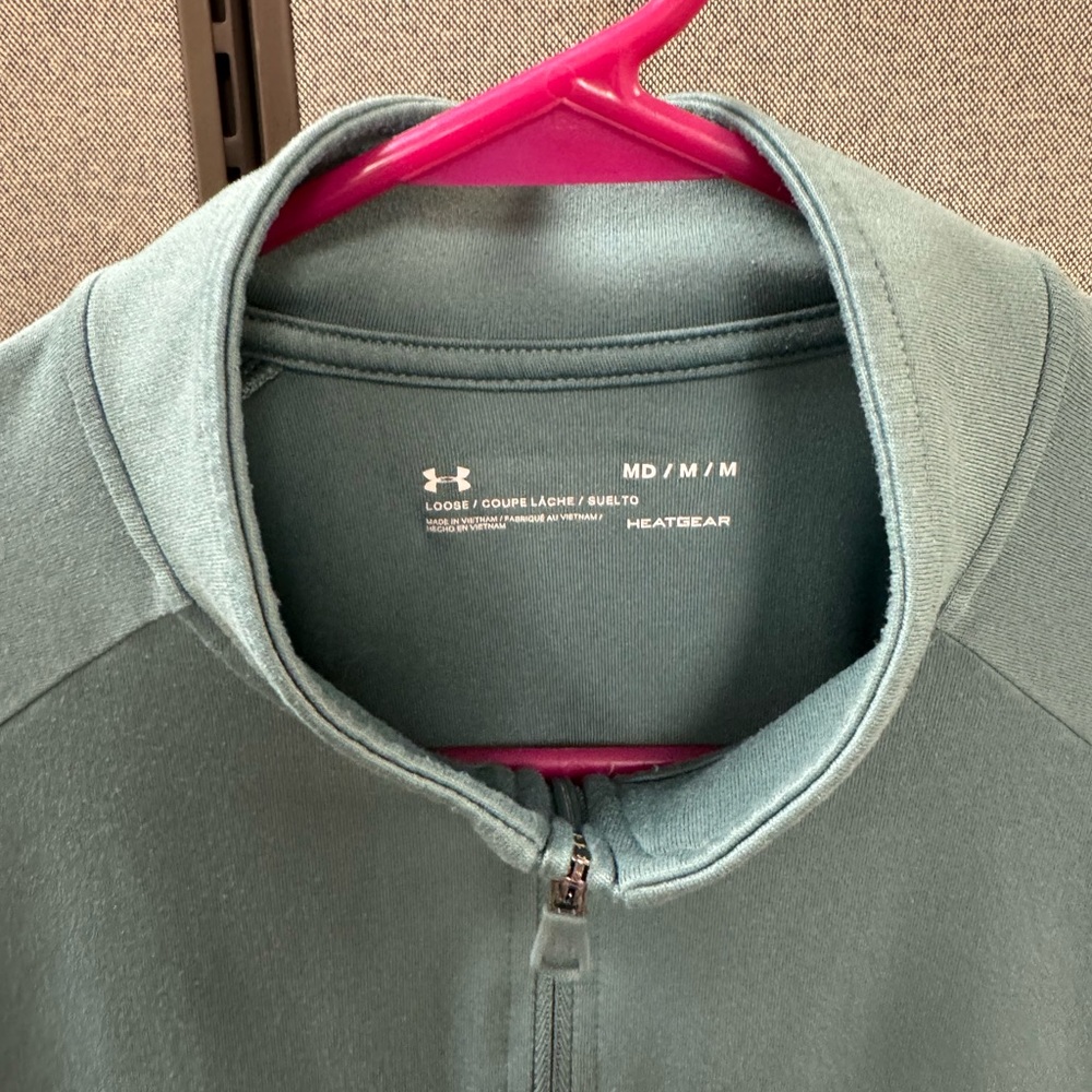 Under Armour 1/4 Zip. - Picture 2 of 4